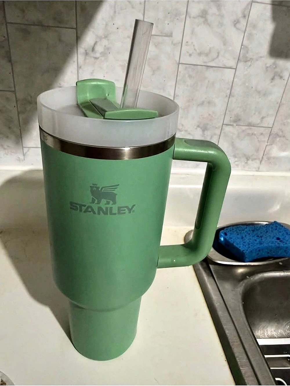 STANLEY The Quencher H2.0 FlowState Tumbler 40 oz Green
